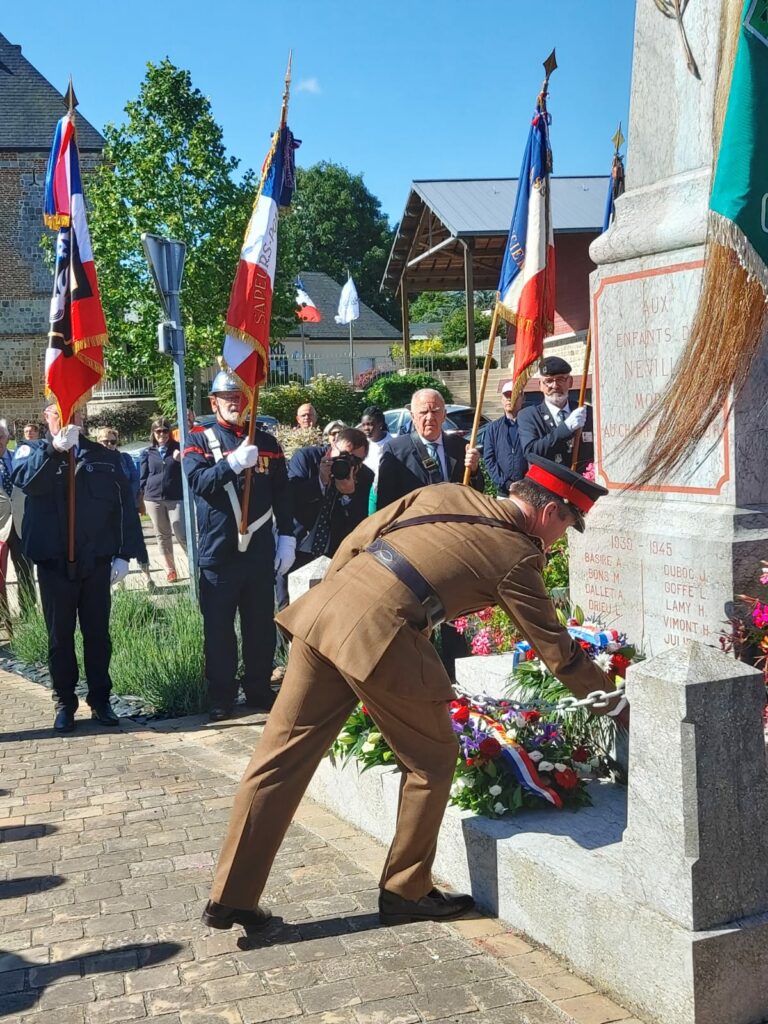 Brigadier Wrench lays a wreath on behalf of 51 Brigade.