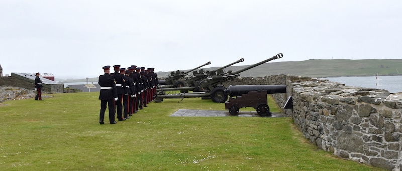 212 (Highland) Battery gunners make their way to their firing positions.