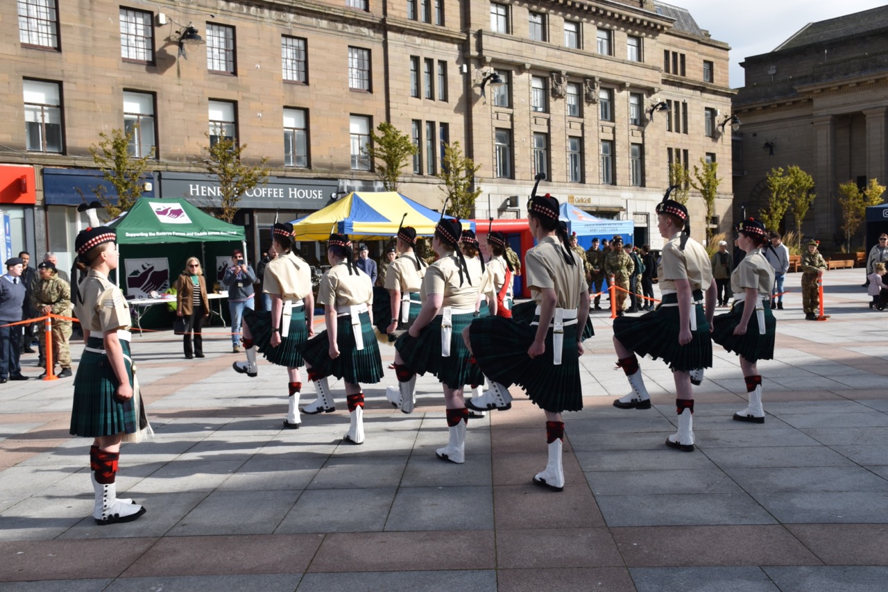 Army Cadets coming to a stop.